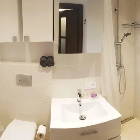 Bagno 3 Apartment *